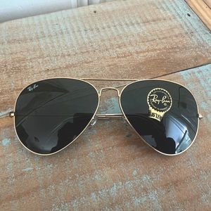 🌞Ray-Ban Aviator Sunglasses • Never Worn!